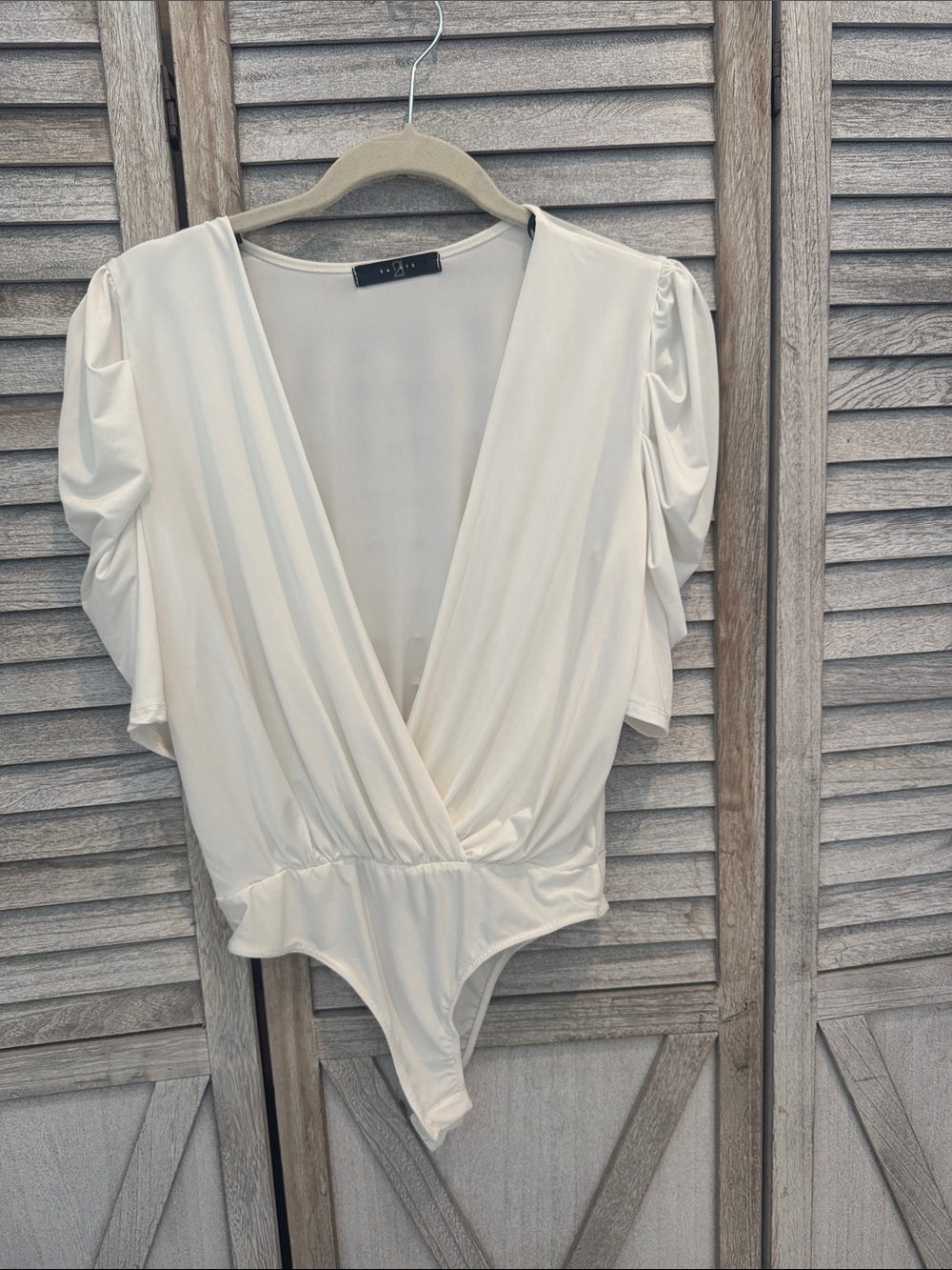 21 Saints Draped V-Neck White Bodysuit Top size medium